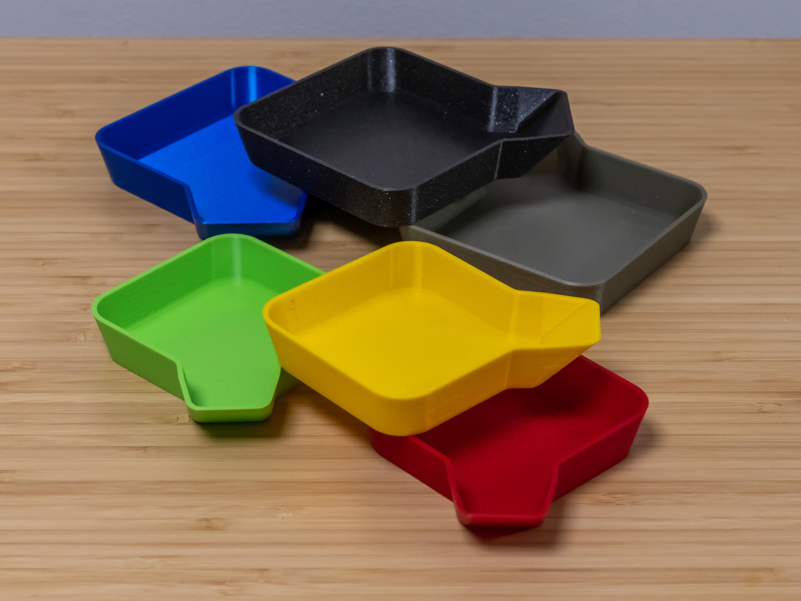Stapelbare Schälchen für Brettspiele • Boardgame Trays
