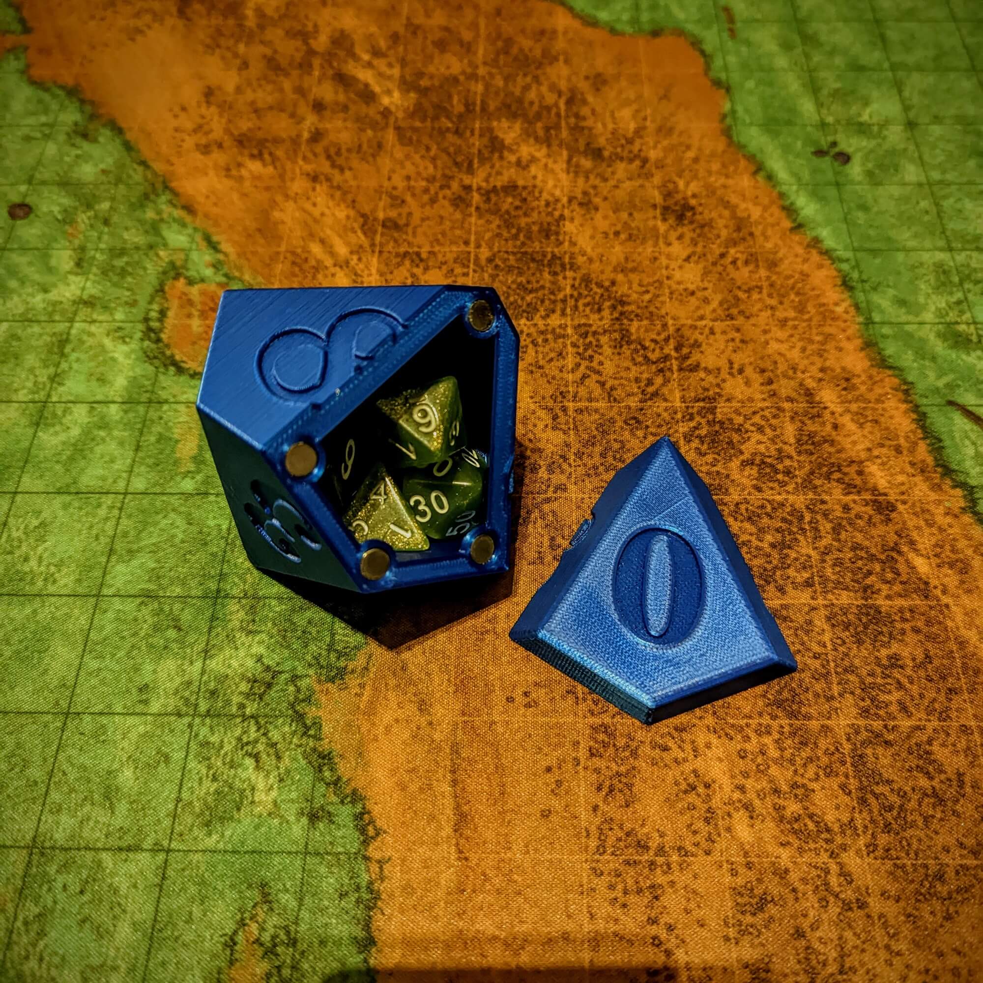 Dice Box • D20 • D12 • D10 • Magnetischer Deckel  •  DnD Würfelbox • Würfel Box