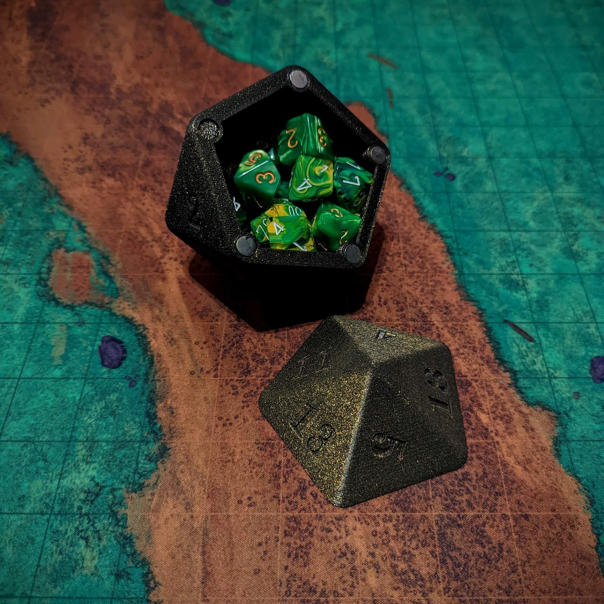 Dice Box • D20 • D12 • D10 • Magnetischer Deckel  •  DnD Würfelbox • Würfel Box
