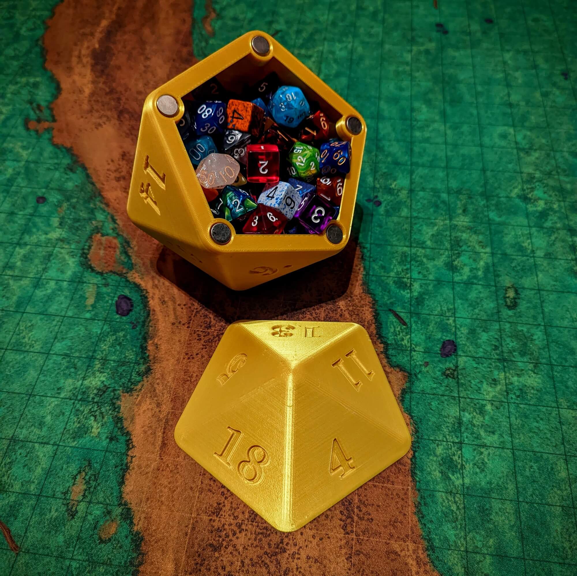 Dice Box • D20 • D12 • D10 • Magnetischer Deckel  •  DnD Würfelbox • Würfel Box